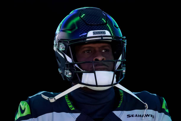 Geno Smith #7 of the Seattle Seahawks takes the field against the Arizona Cardinals